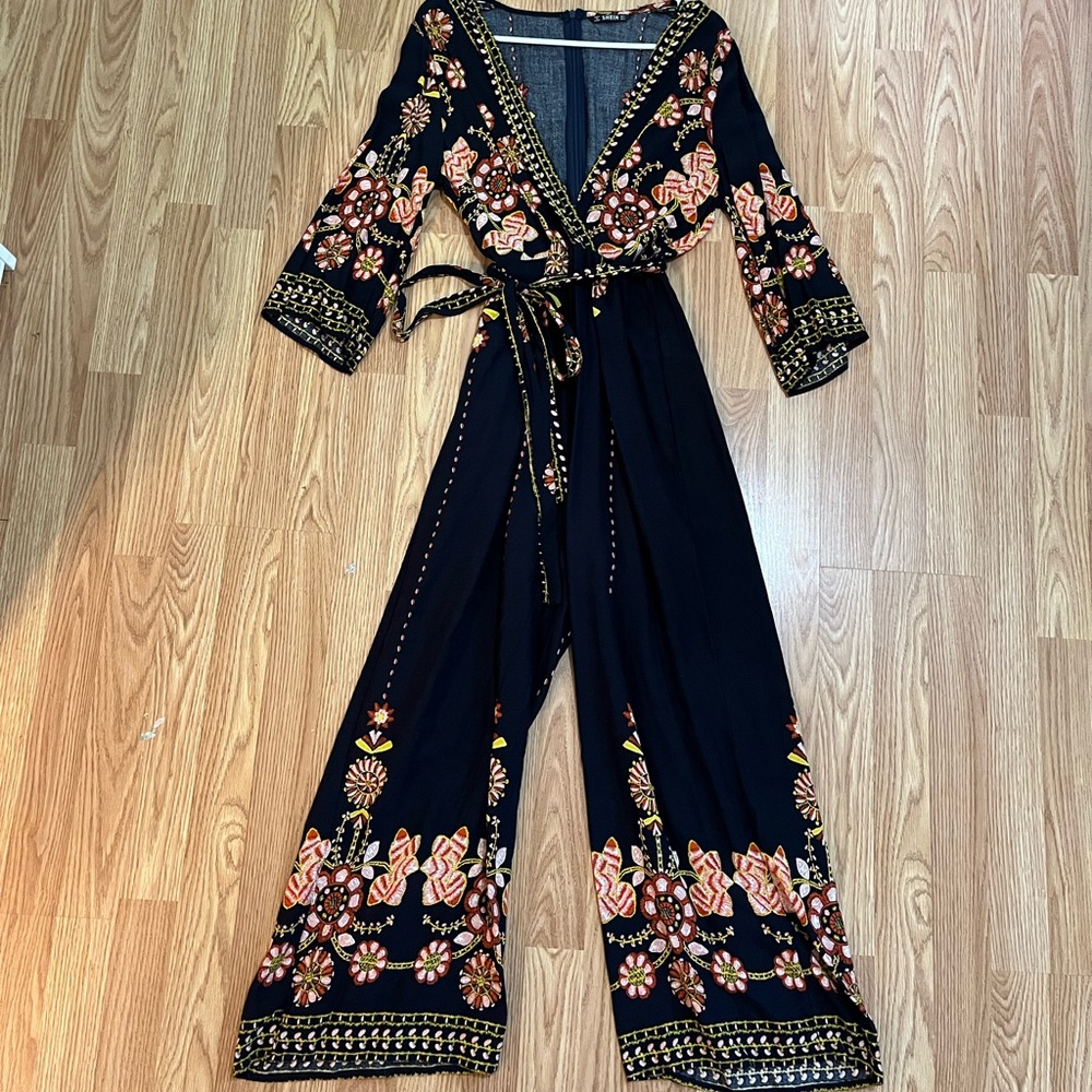 Floral Capri Length Romper Jumpsuit Size Large